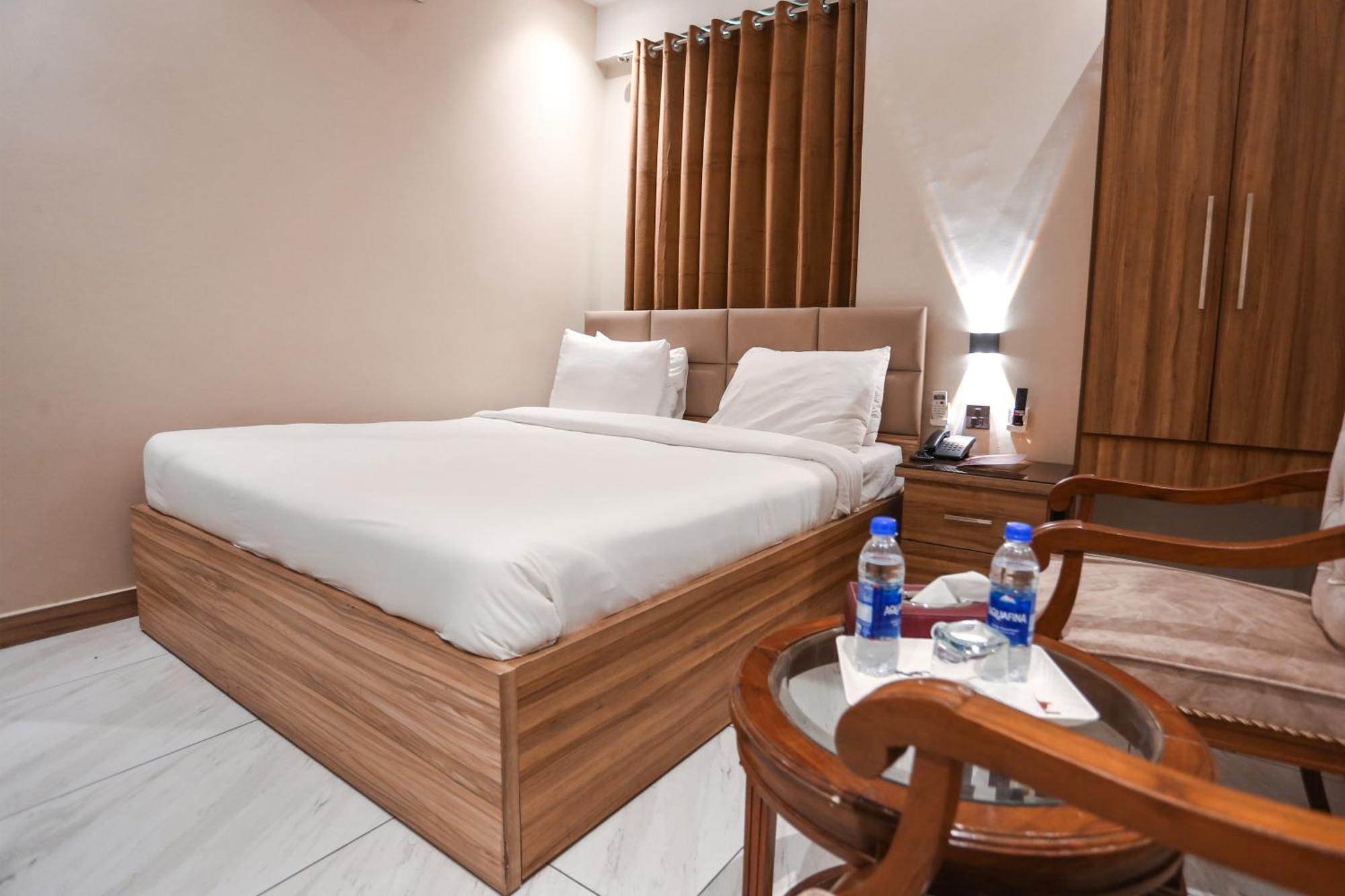 קראצ'י Hotel Pearl Inn מראה חיצוני תמונה
